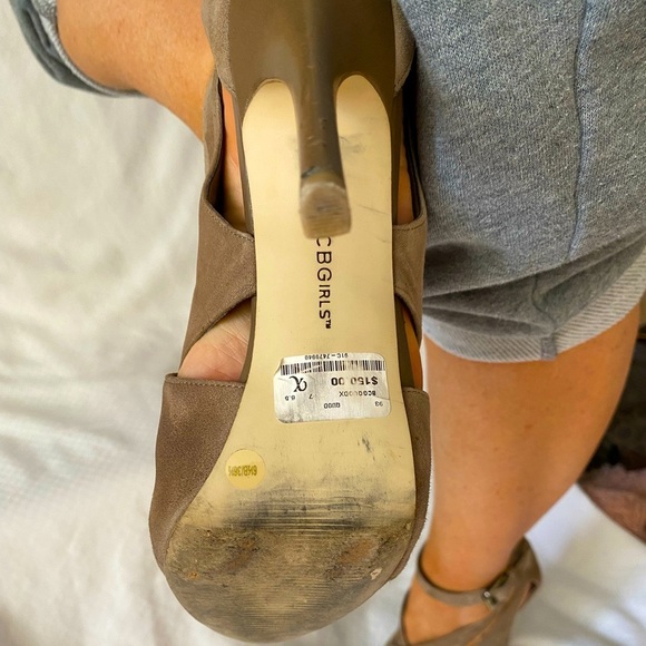 BCBG Girls suede sandals.  1/2” at toe and 4.5 heel. Lightly worn. - Picture 6 of 6